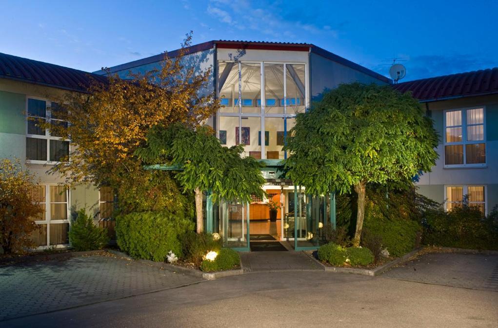 Trip Inn Hotel Dasing-Augsburg Экстерьер фото